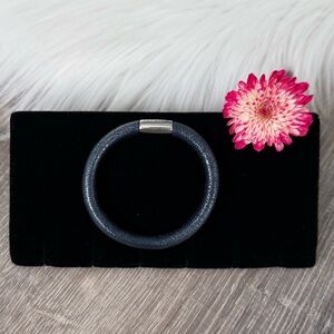 💗 BRIGHTON Woodstock Single Metallic Blue Magnetic Bracelet